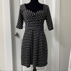 🎹 Black and Whit Dress 🎹